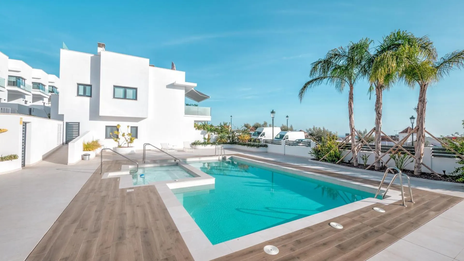 Vila Deluxe House With Roof Terrace And Pool Nerja