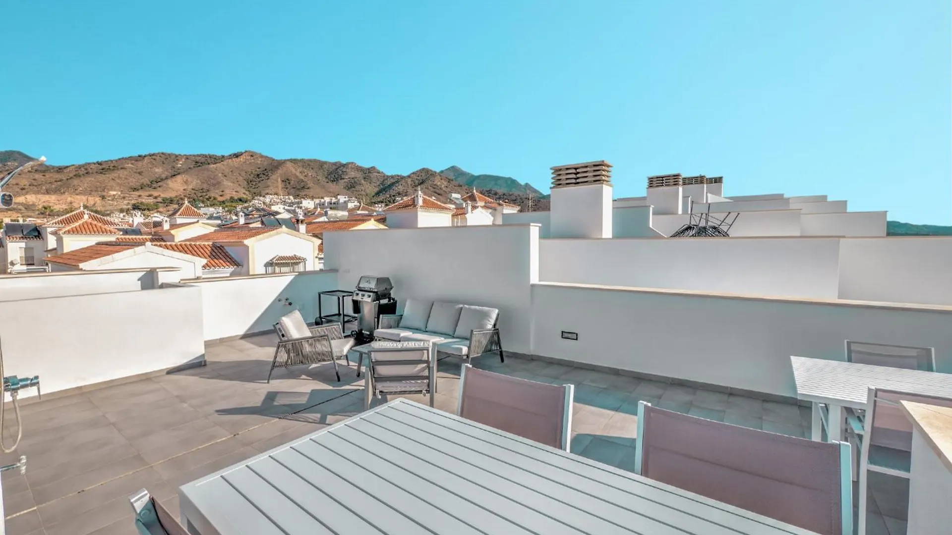 Vila Deluxe House With Roof Terrace And Pool Nerja 0*,